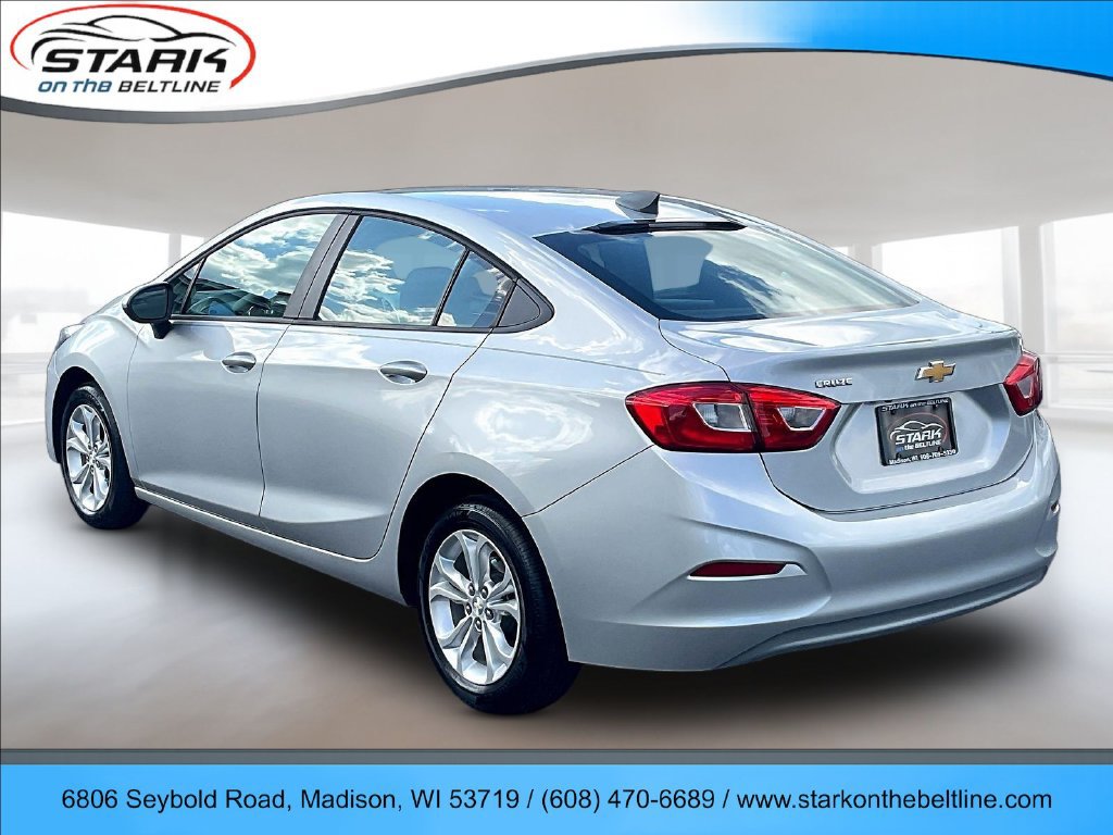 Used 2019 Chevrolet Cruze LS w/ LS Convenience Package FWD image 4