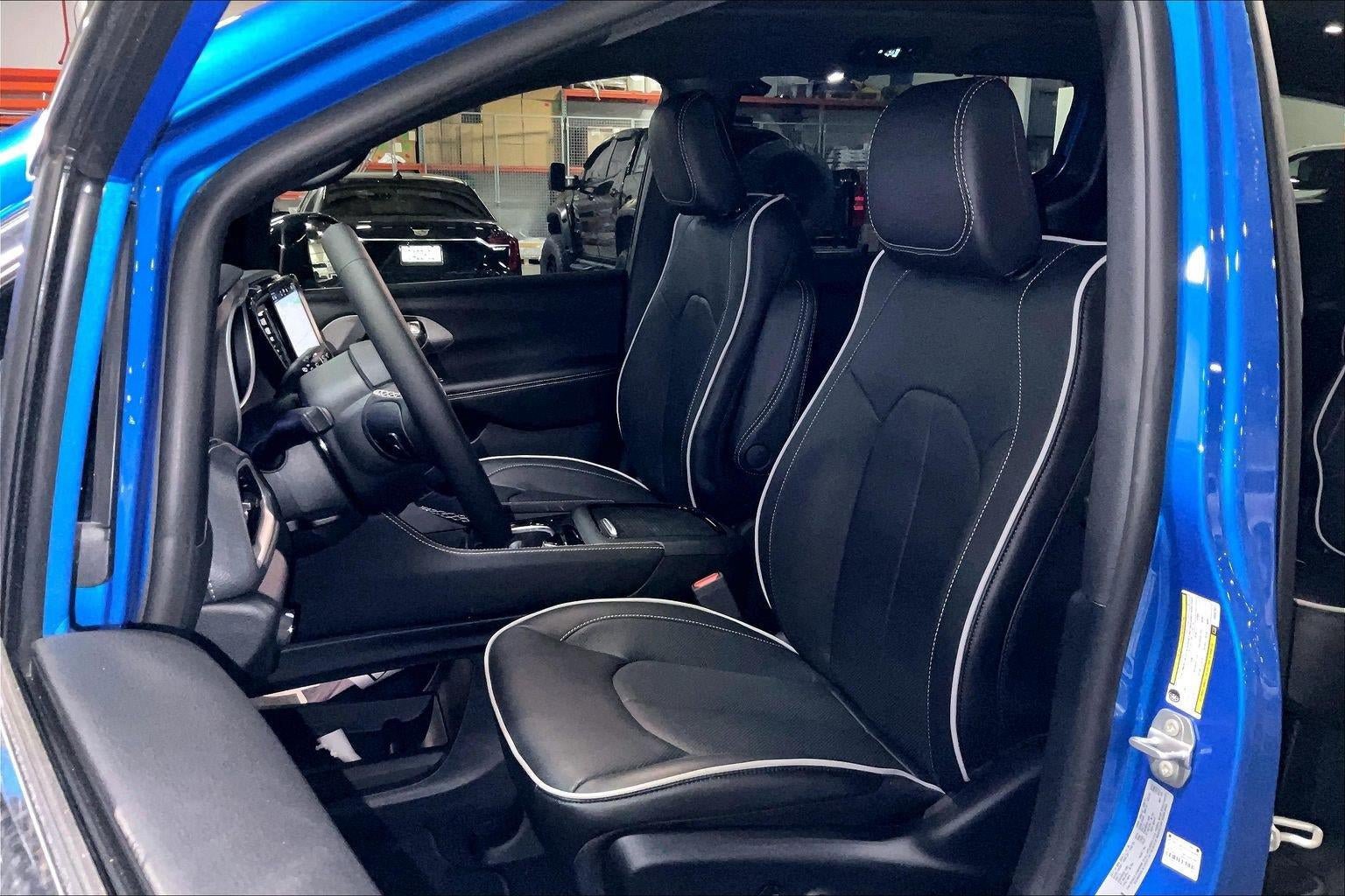 New 2027 Chrysler Pacifica Limited AWD/4WD image 9