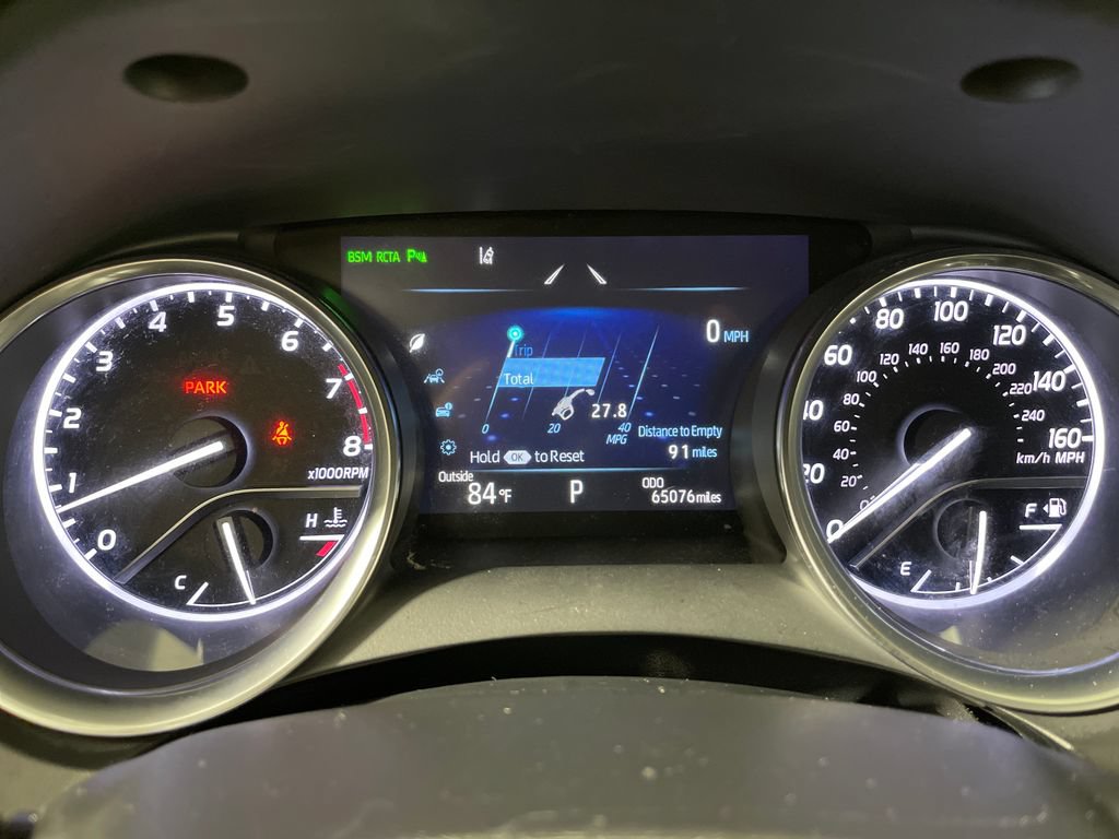 Certified 2018 Toyota Camry XLE FWD image 18