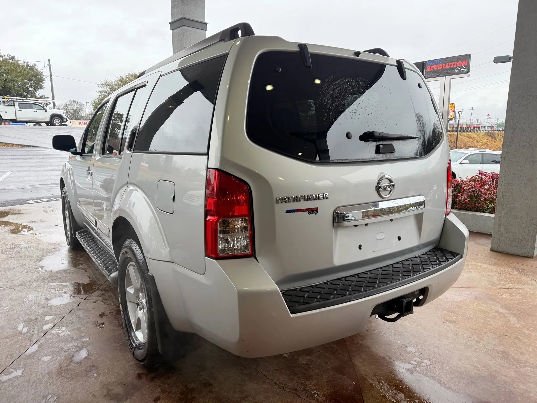 Used 2012 Nissan Pathfinder SV image 4