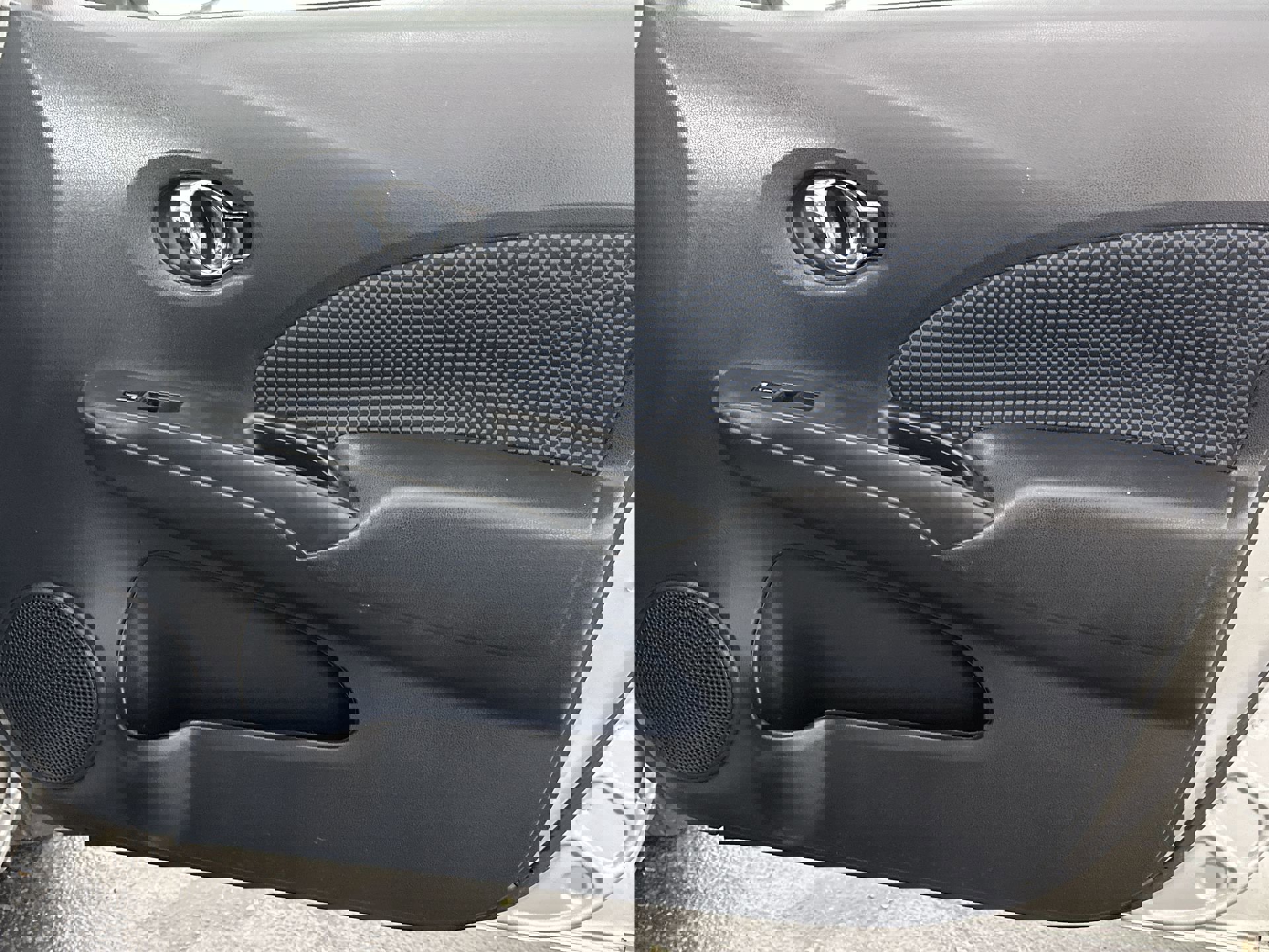 Used 2019 Nissan Versa Note SV image 34