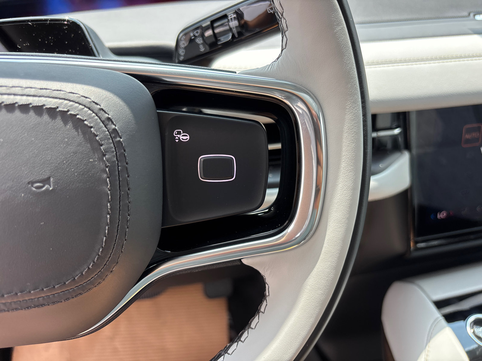 New 2027 Lincoln Navigator Black Label AWD/4WD image 17