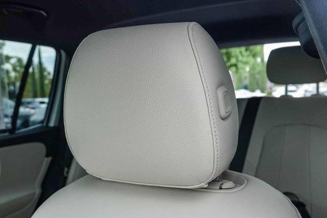 Used 2024 Mercedes-Benz EQB 300 4MATIC image 25