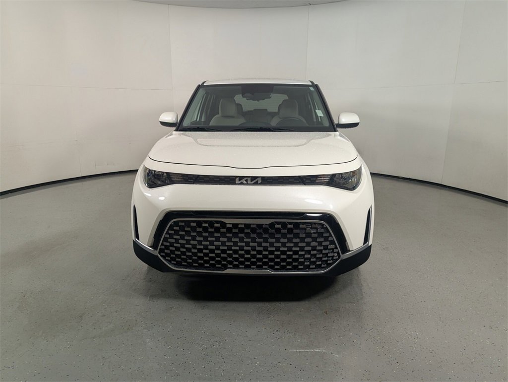 Used 2023 Kia Soul EX image 2