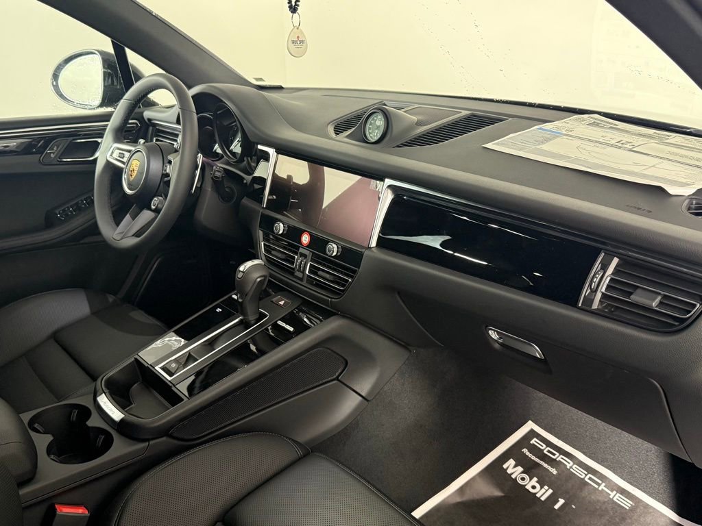 New 2026 Porsche Macan image 19