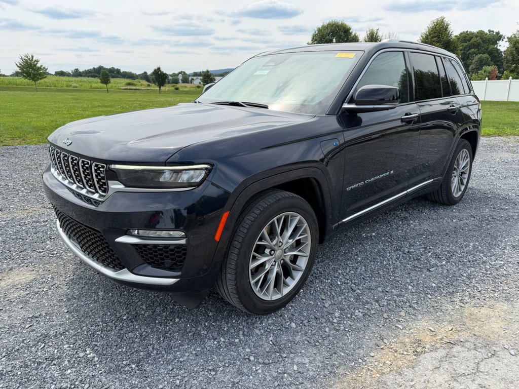 Used 2022 Jeep Grand Cherokee Summit w/ Advanced Protech Group IV AWD/4WD image 3