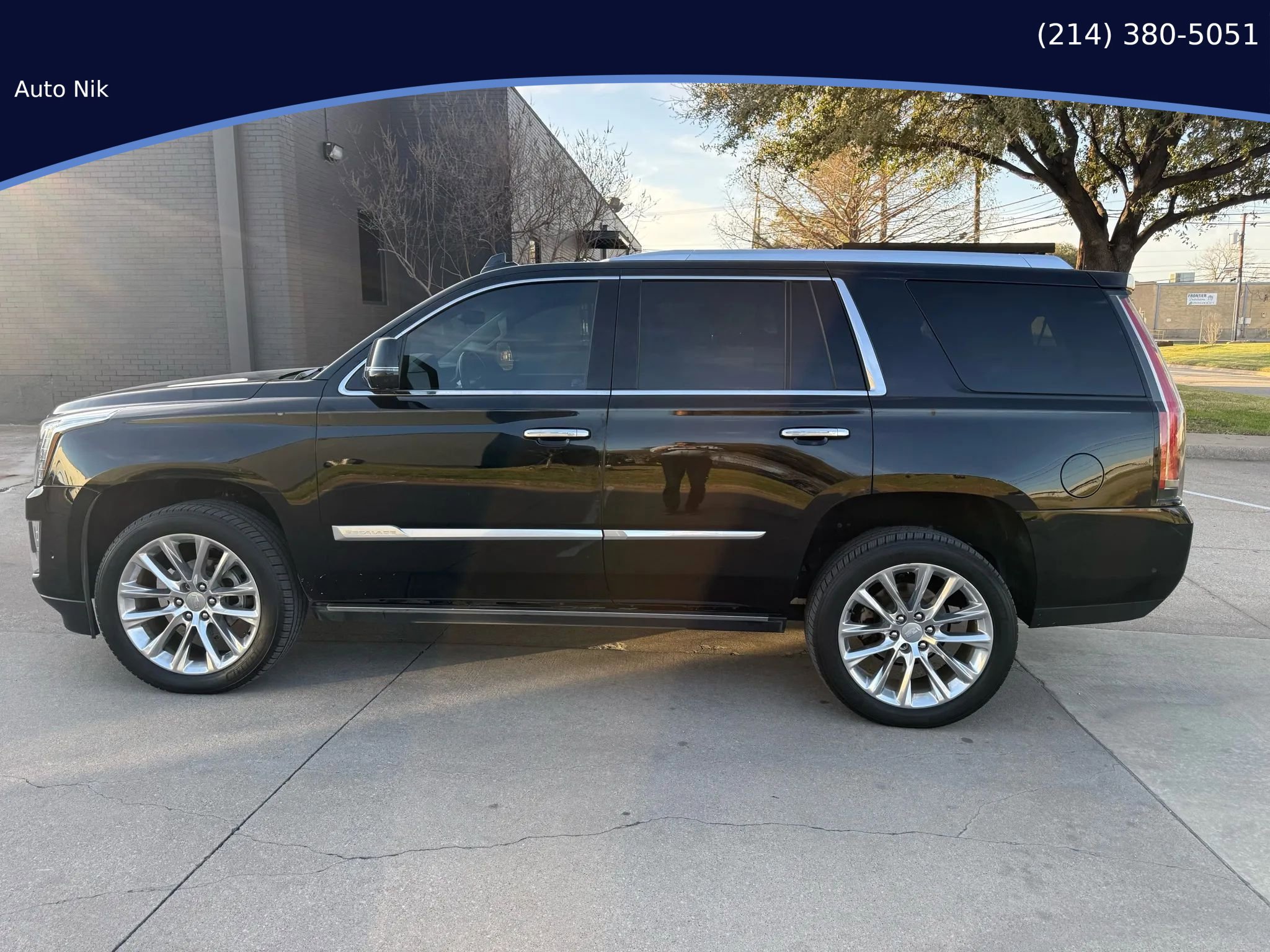 Used 2018 Cadillac Escalade Premium Luxury RWD image 6