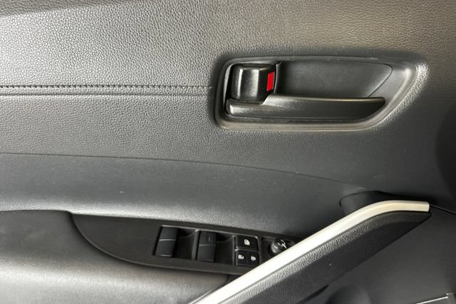 Certified 2025 Toyota Corolla Cross LE FWD image 14