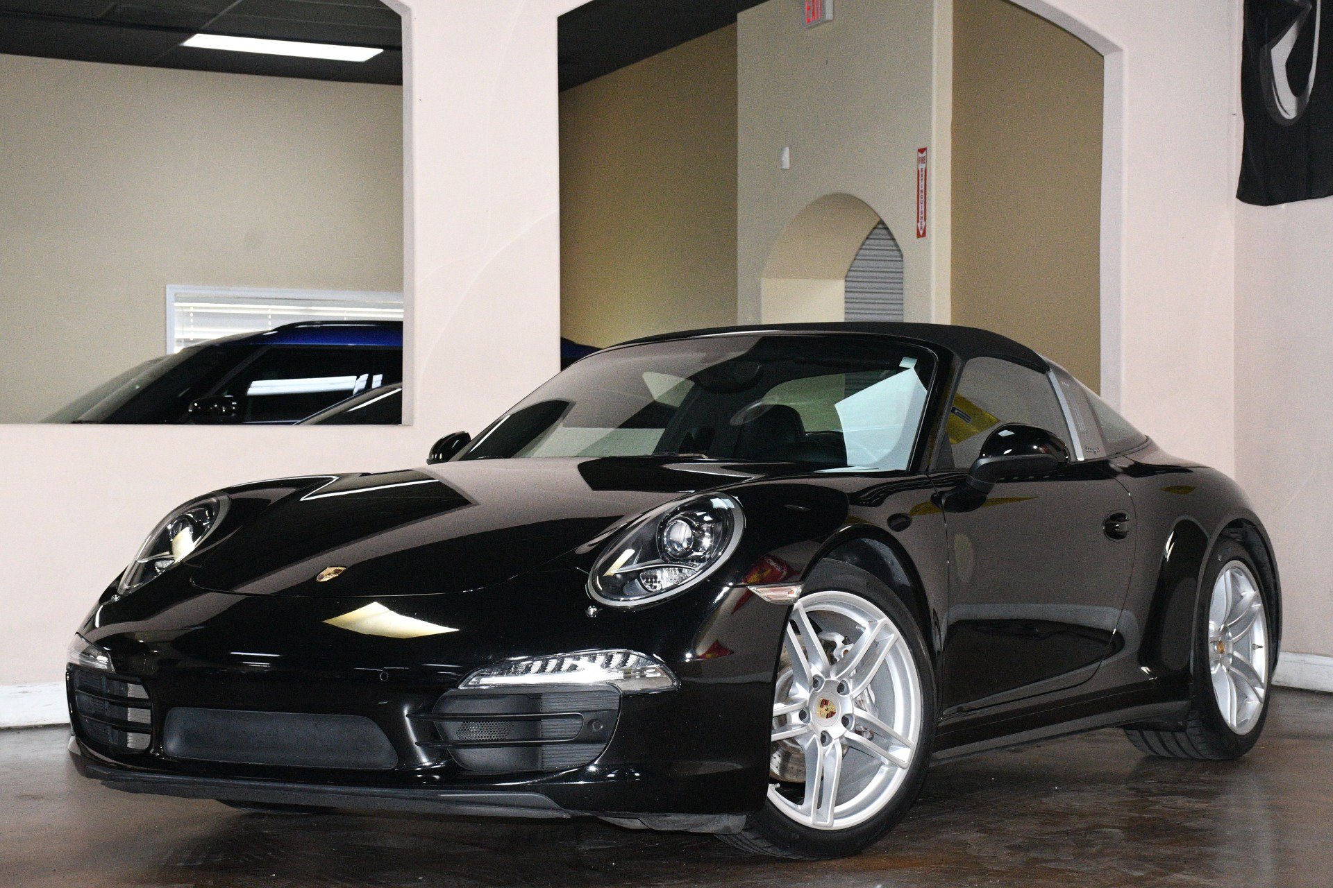 Used 2015 Porsche 911 Targa 4 AWD/4WD image 4