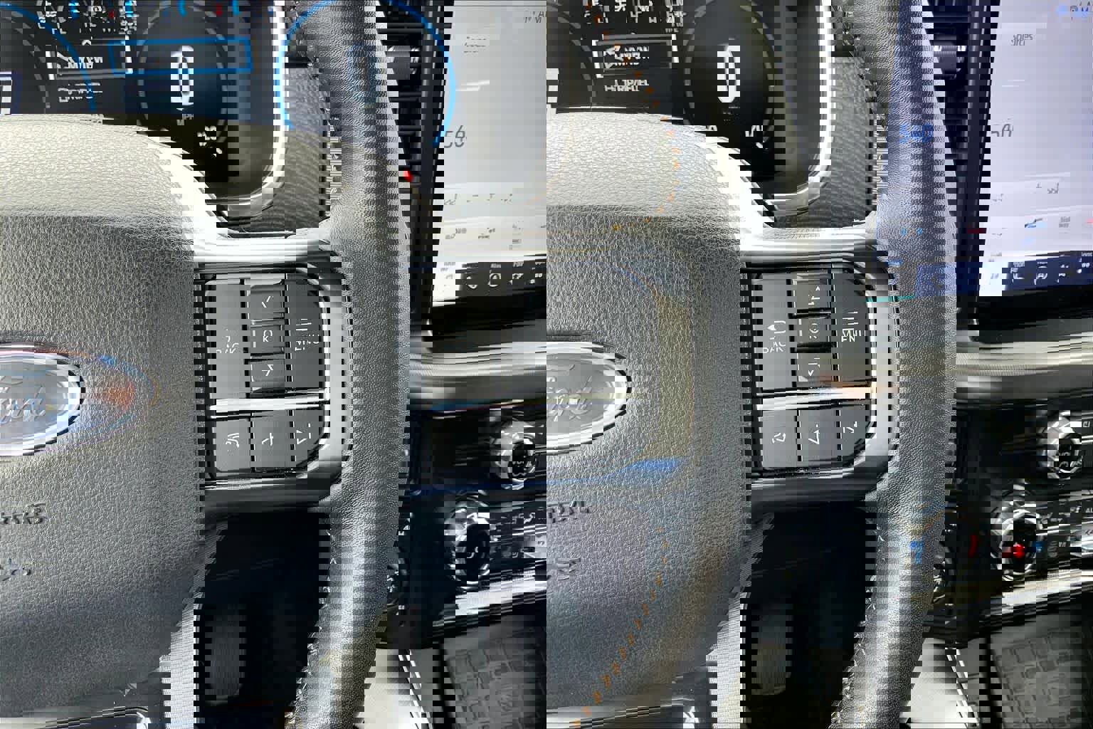 Certified 2022 Ford F150 Platinum w/ Equipment Group 701A High image 25