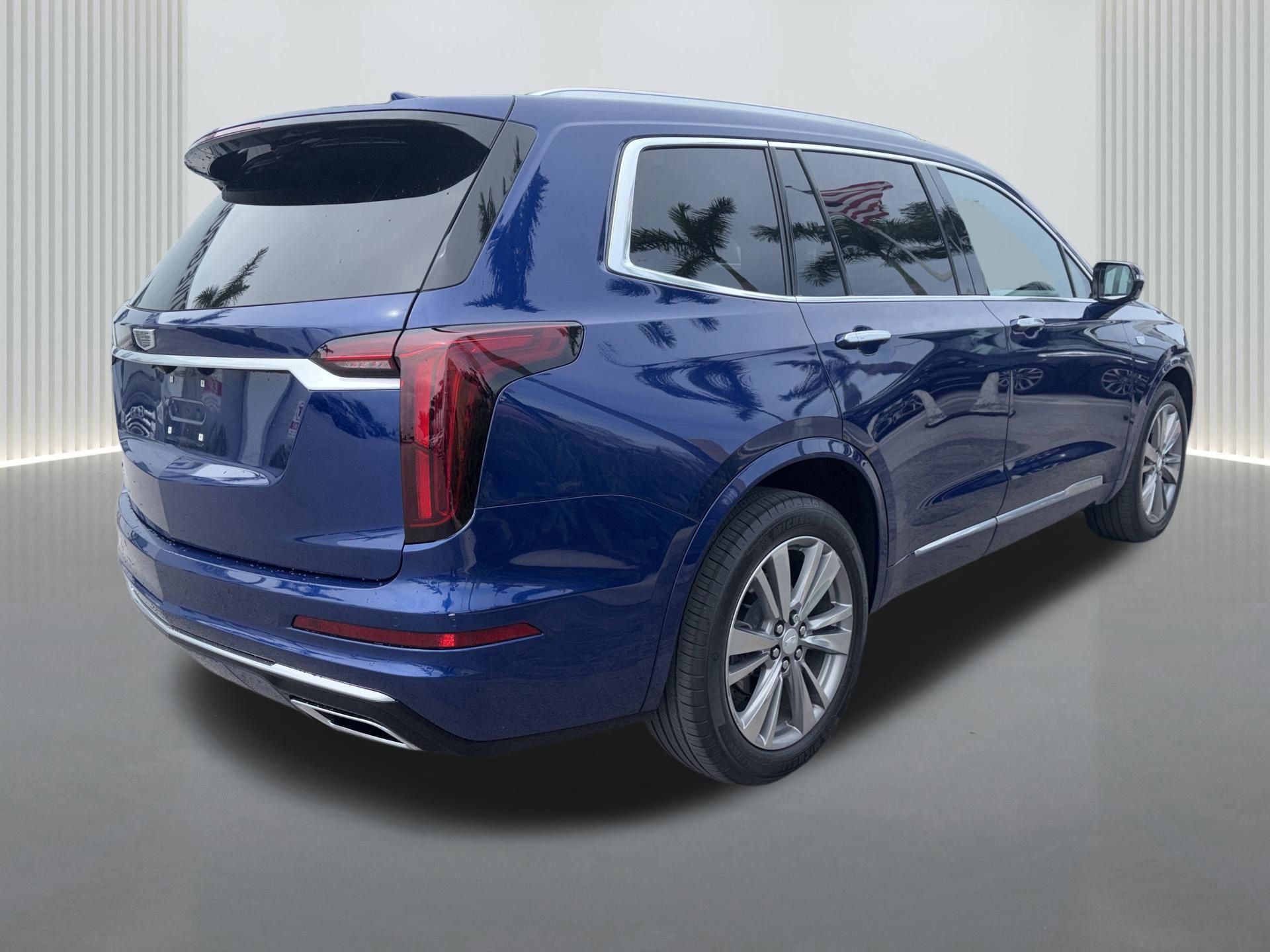 Used 2024 Cadillac XT6 Premium Luxury FWD image 3
