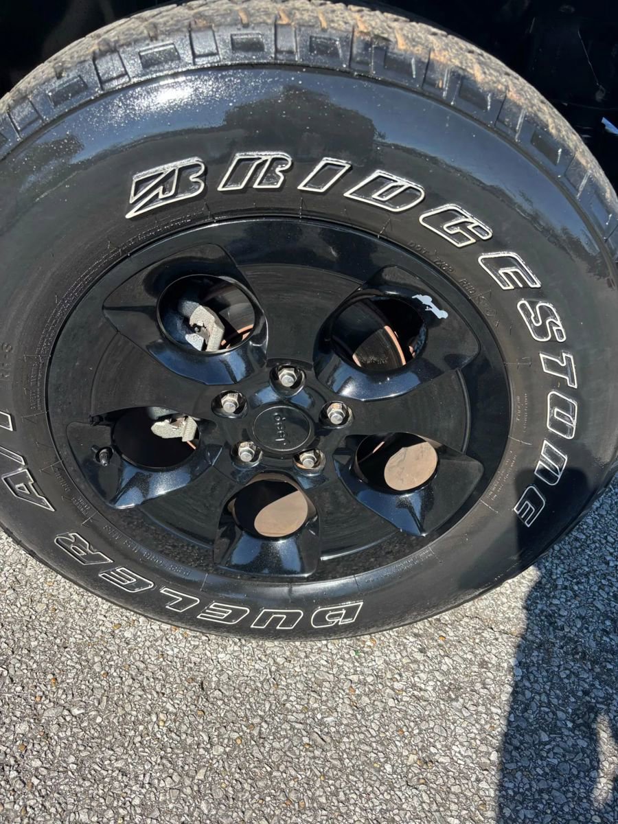 Used 2015 Jeep Wrangler Unlimited Sahara image 19