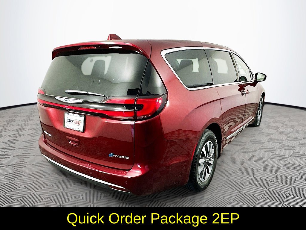 Used 2022 Chrysler Pacifica Limited FWD image 10