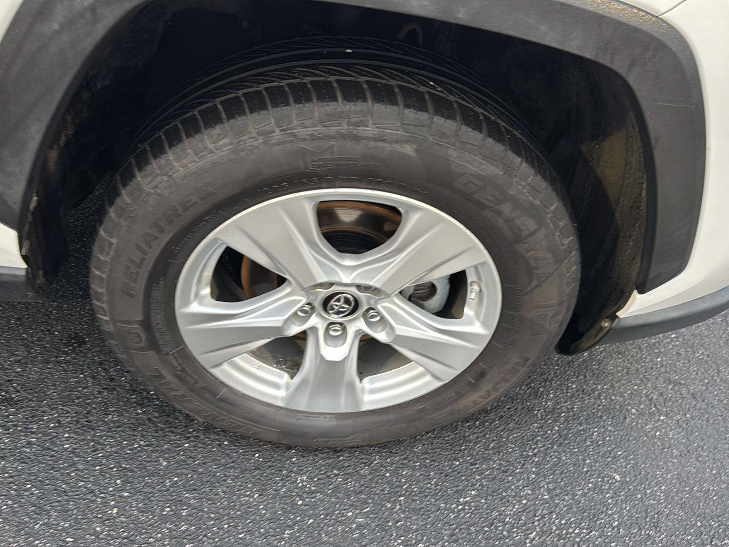 Used 2019 Toyota RAV4 XLE image 35