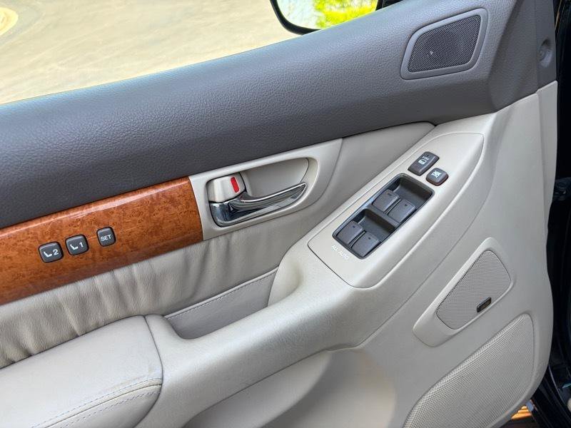 Used 2004 Lexus GX 470 image 28
