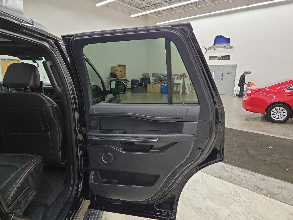 Used 2024 Ford Expedition Limited image 23
