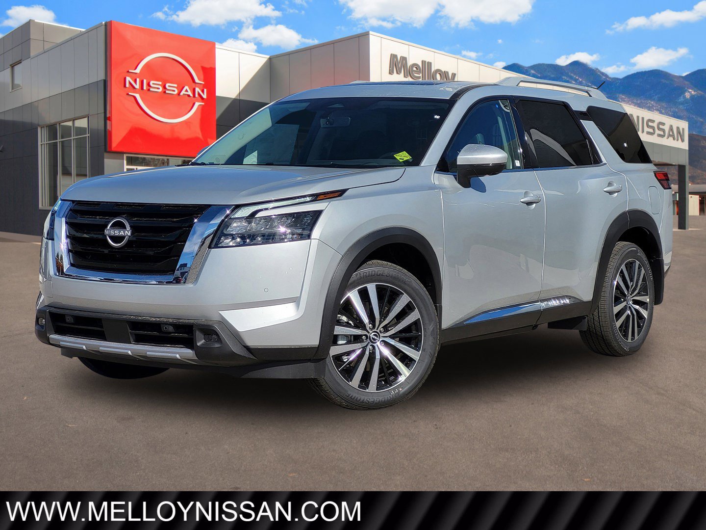 New 2025 Nissan Pathfinder Platinum w/ Lighting Package (N92)