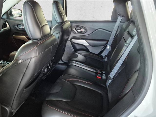 Used 2017 Jeep Cherokee Trailhawk w/ Comfort/Convenience Group AWD/4WD image 19