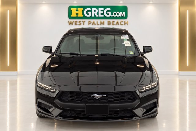 Used 2024 Ford Mustang Convertible RWD image 7