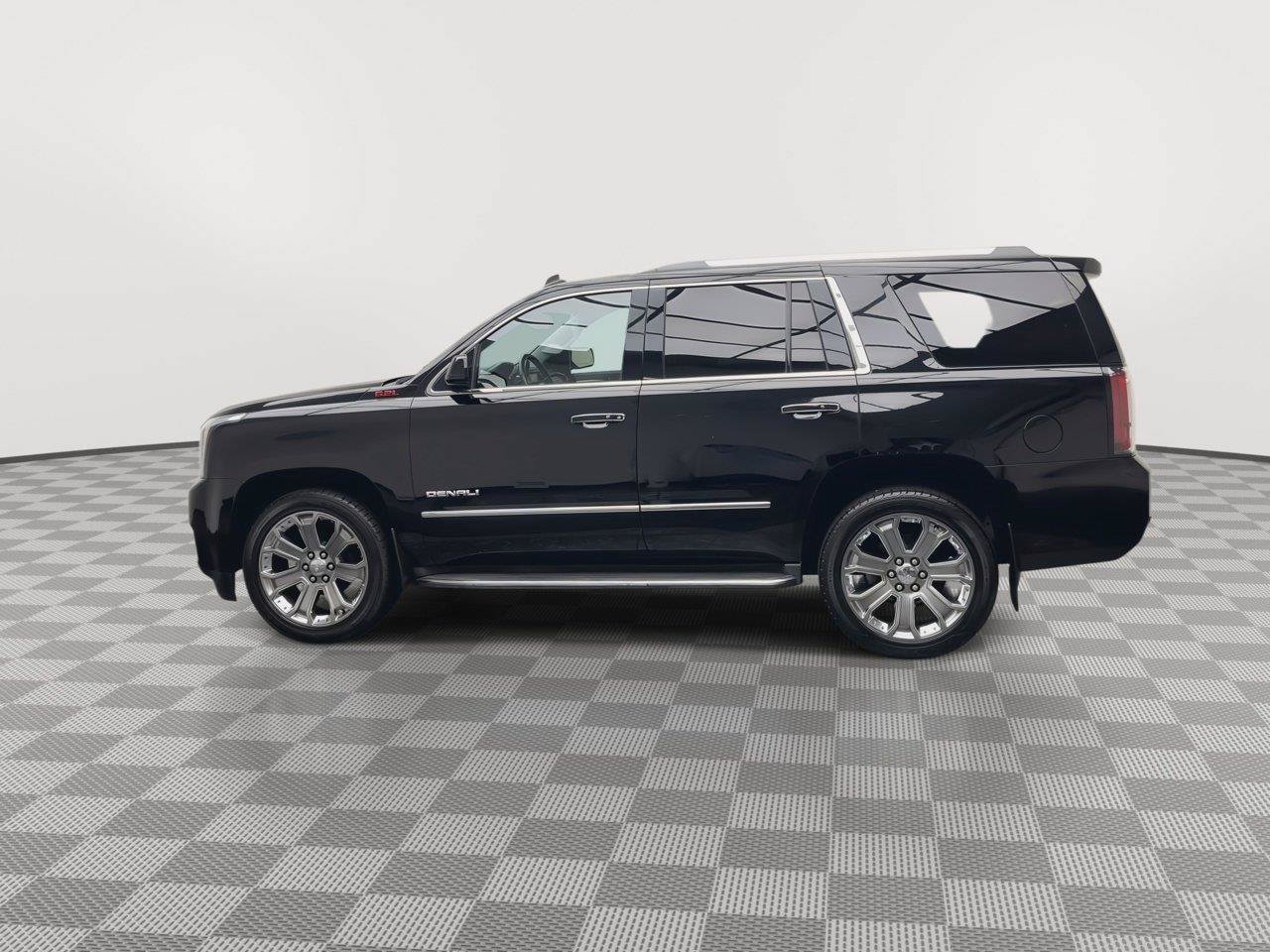 Used 2015 GMC Yukon Denali w/ Touring Package AWD/4WD image 41
