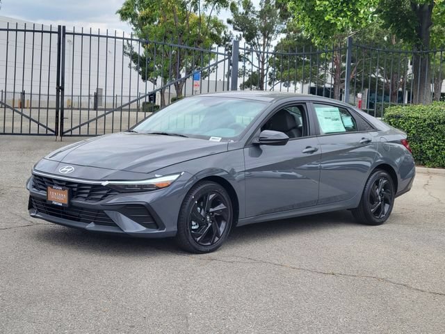 New 2026 Hyundai Elantra SEL Sport FWD image 2