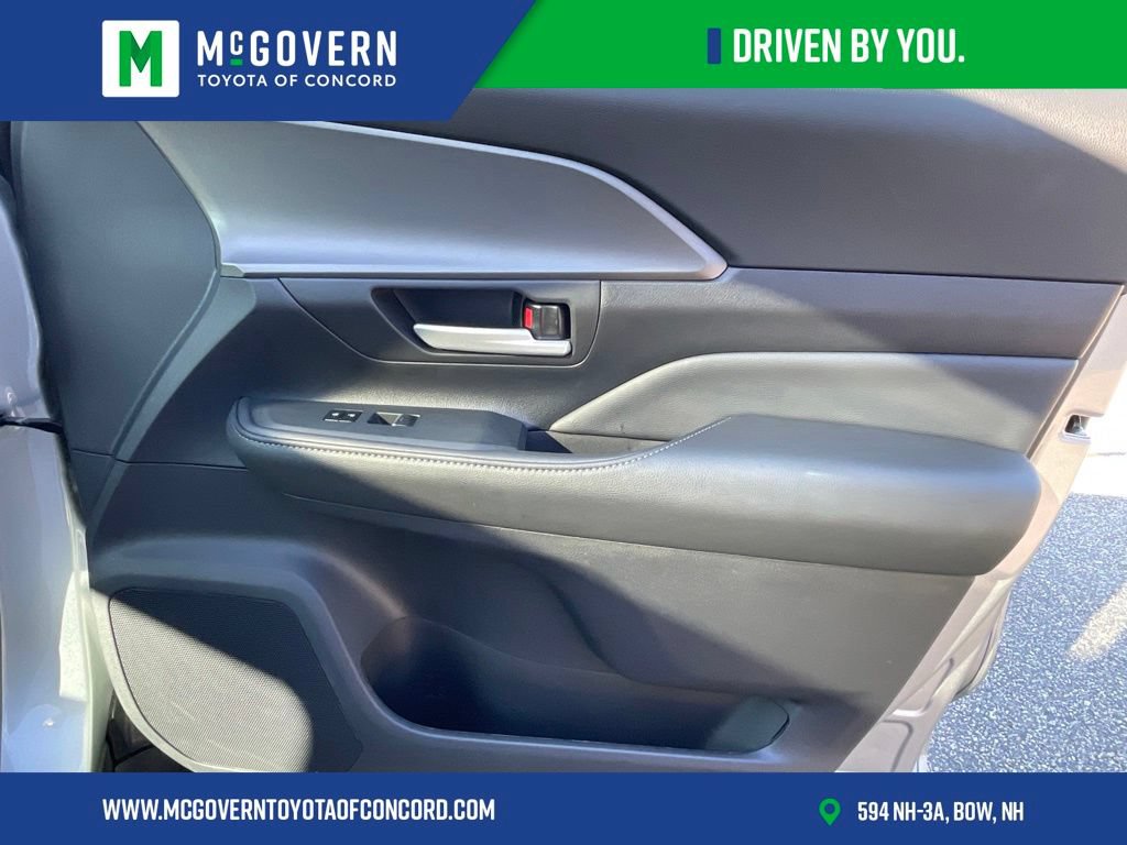 Used 2026 Toyota Grand Highlander AWD image 39