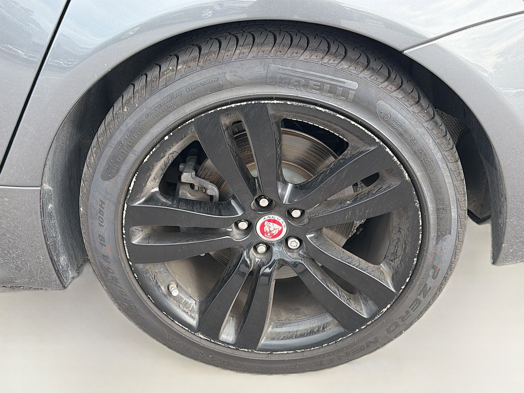 Used 2019 Jaguar XJ R-Sport image 29