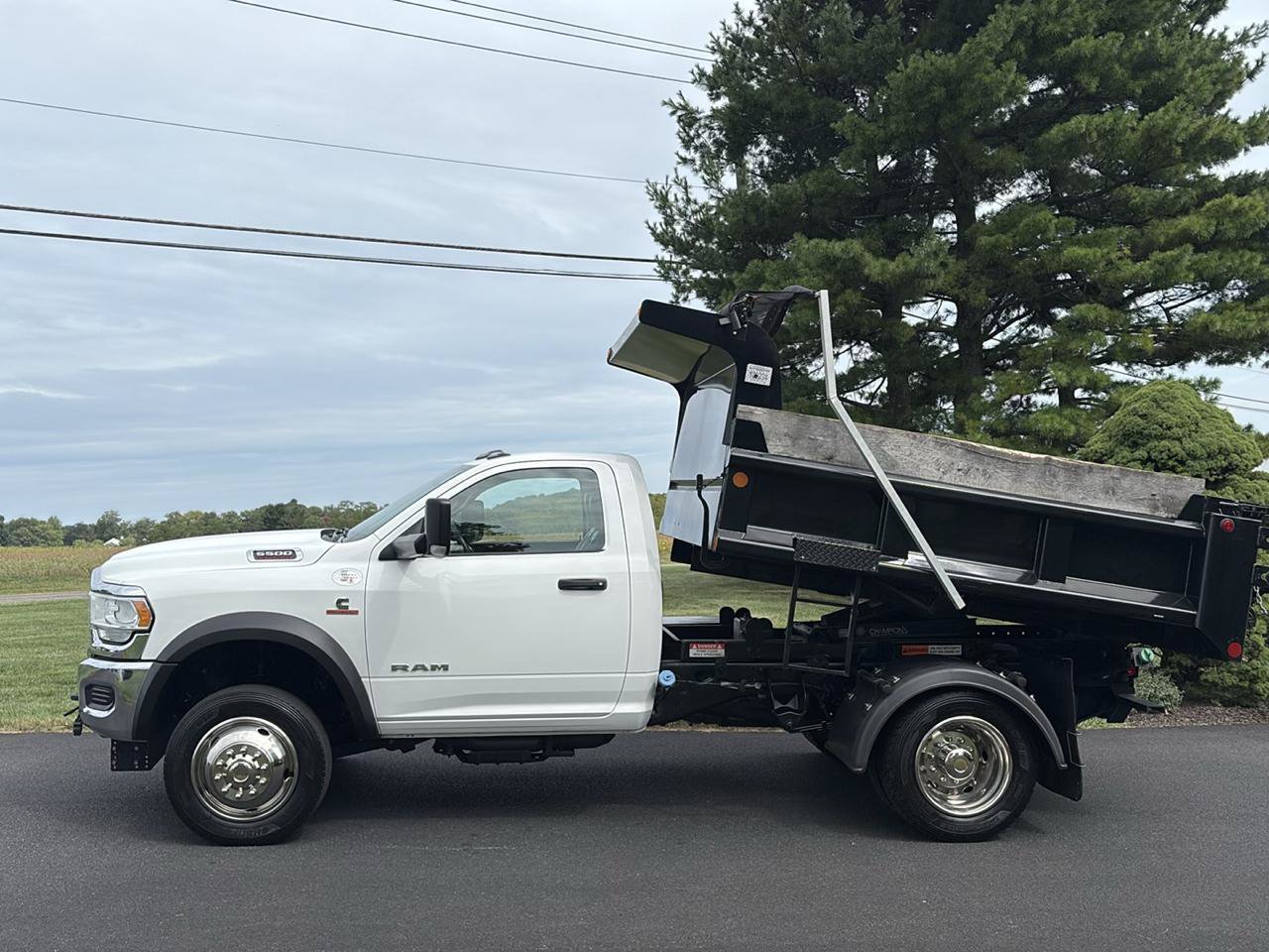 Used 2020 RAM 5500 Tradesman AWD/4WD image 2