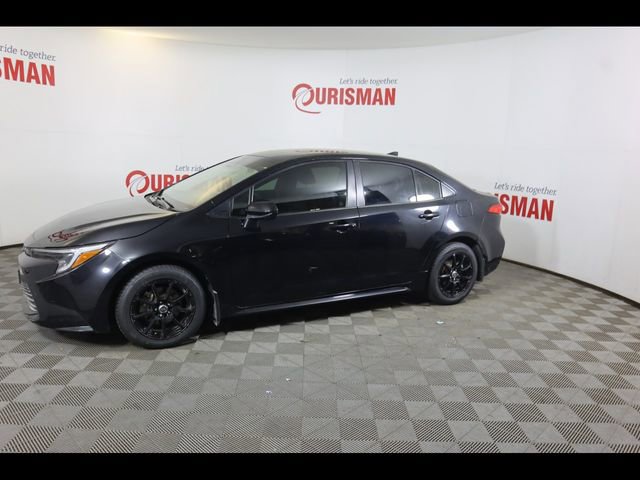 Used 2025 Toyota Corolla LE image 5