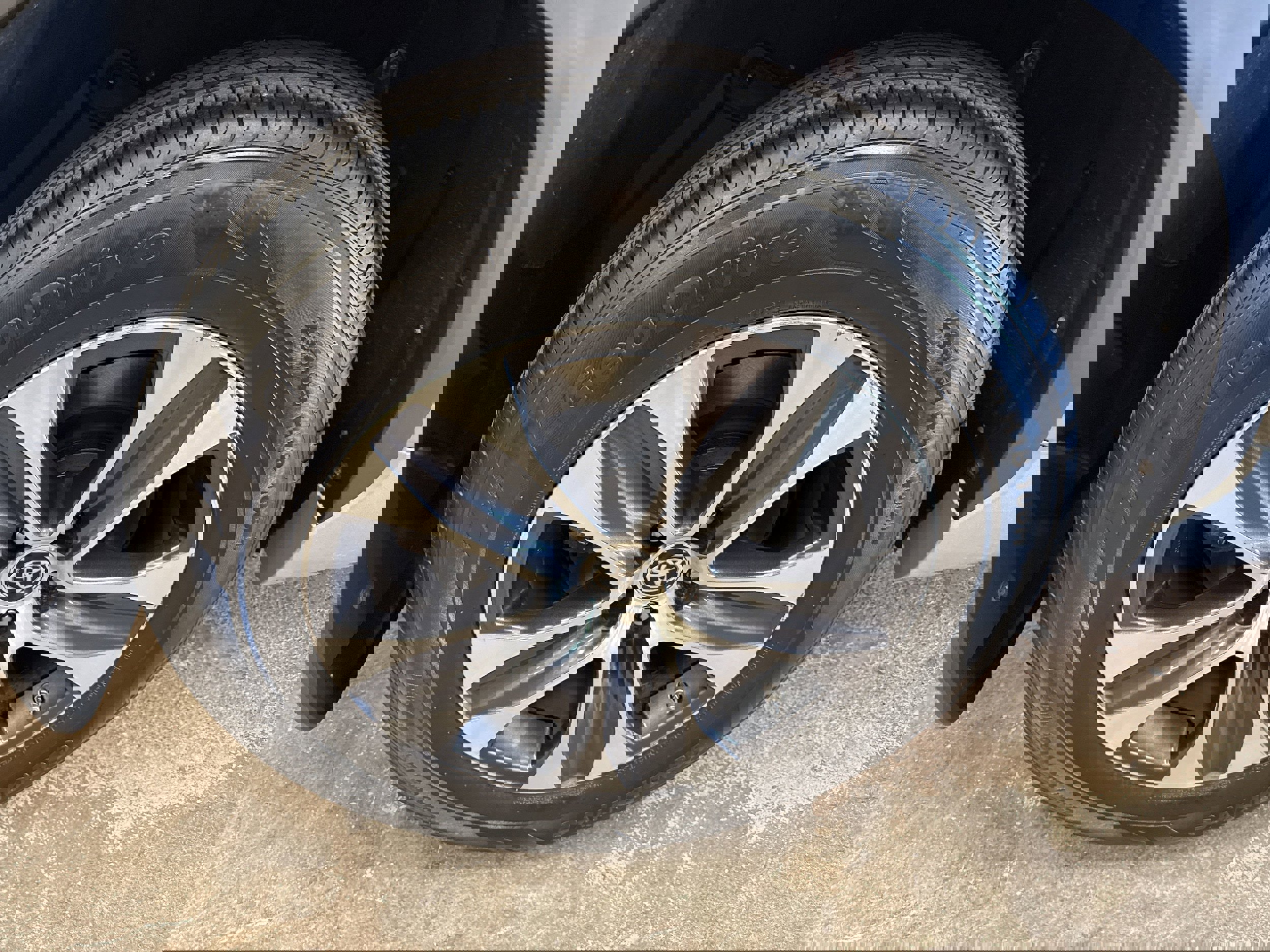 Used 2022 Toyota Highlander XLE image 12