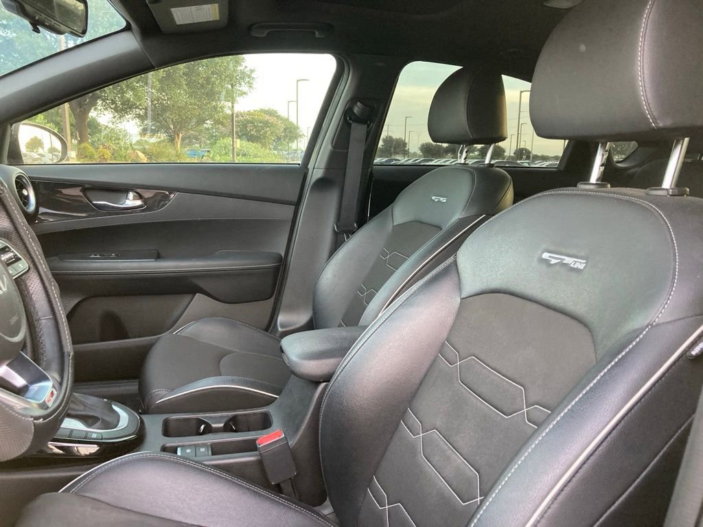 Used 2022 Kia Forte GT-Line w/ GT-Line Premium Package FWD image 9