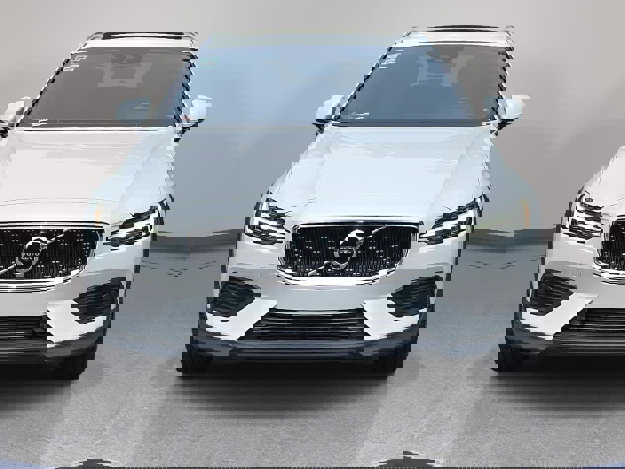 Used 2020 Volvo V60 T5 Cross Country w/ Protection Package Premier image 2