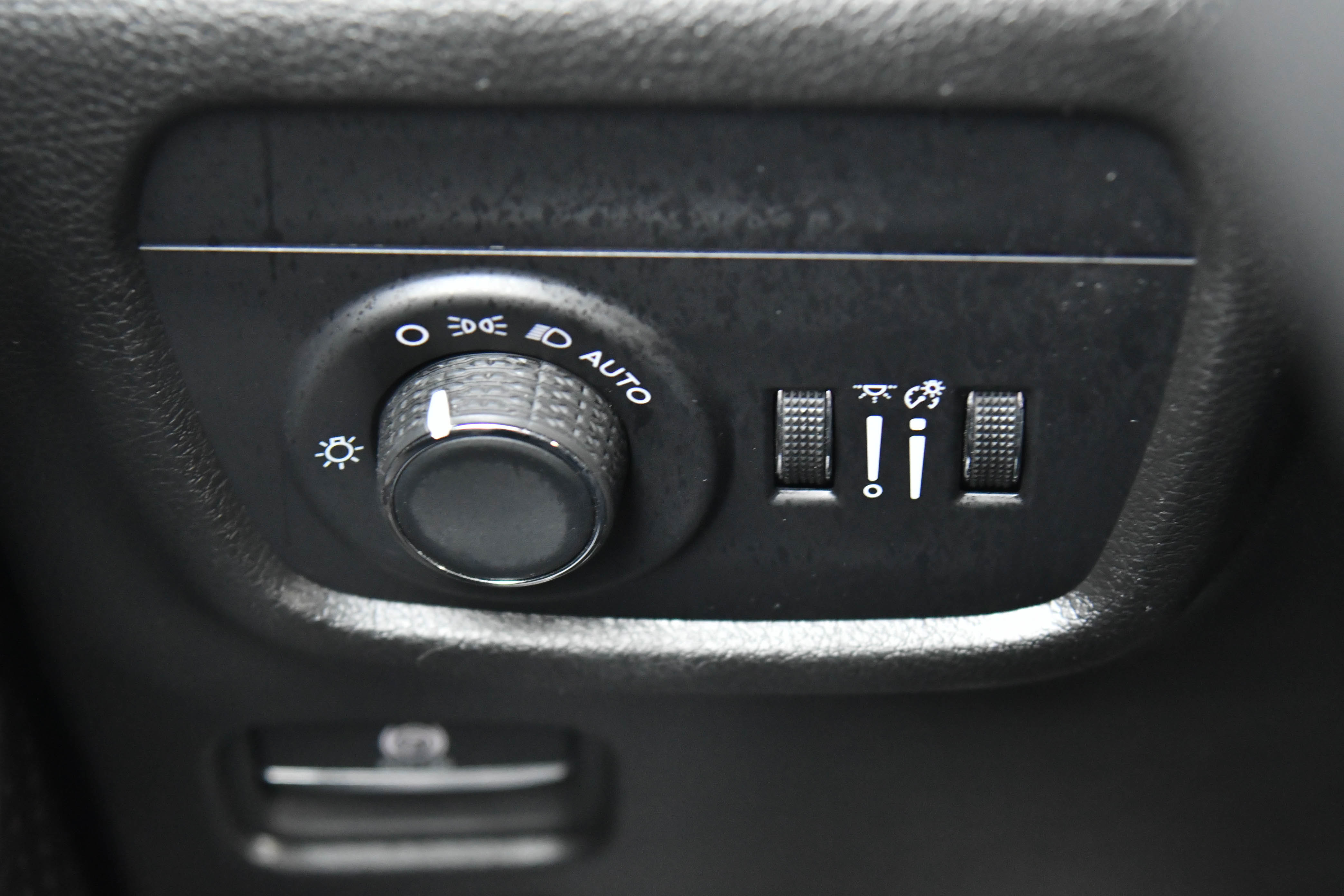 Used 2024 Jeep Grand Cherokee L Laredo image 35