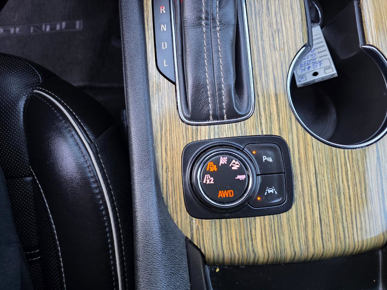 Used 2019 GMC Acadia Denali image 18