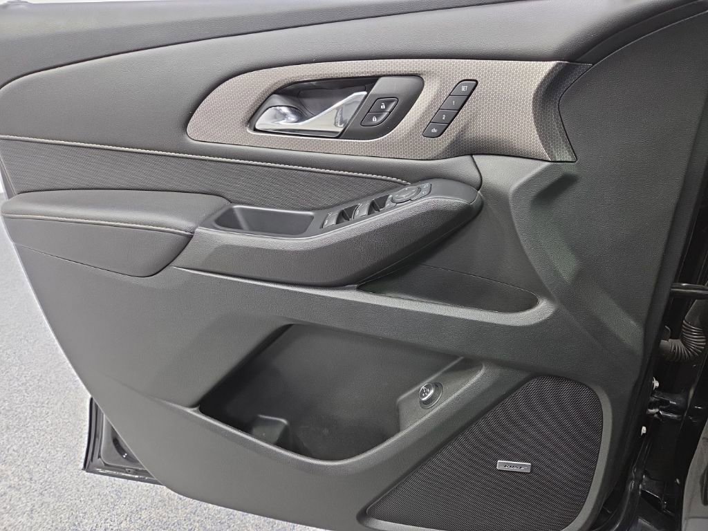 Used 2022 Chevrolet Traverse Premier AWD/4WD image 35