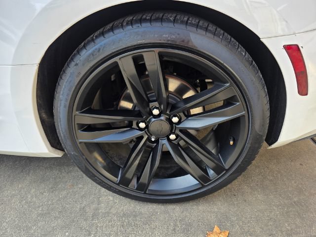 Used 2017 Chevrolet Camaro LT w/ Technology Package RWD image 14
