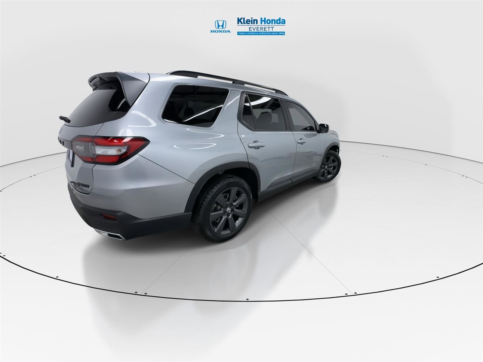 Certified 2025 Honda Pilot Sport image 2