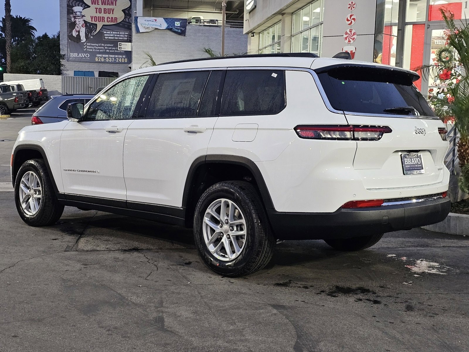 New 2025 Jeep Grand Cherokee L Laredo image 5