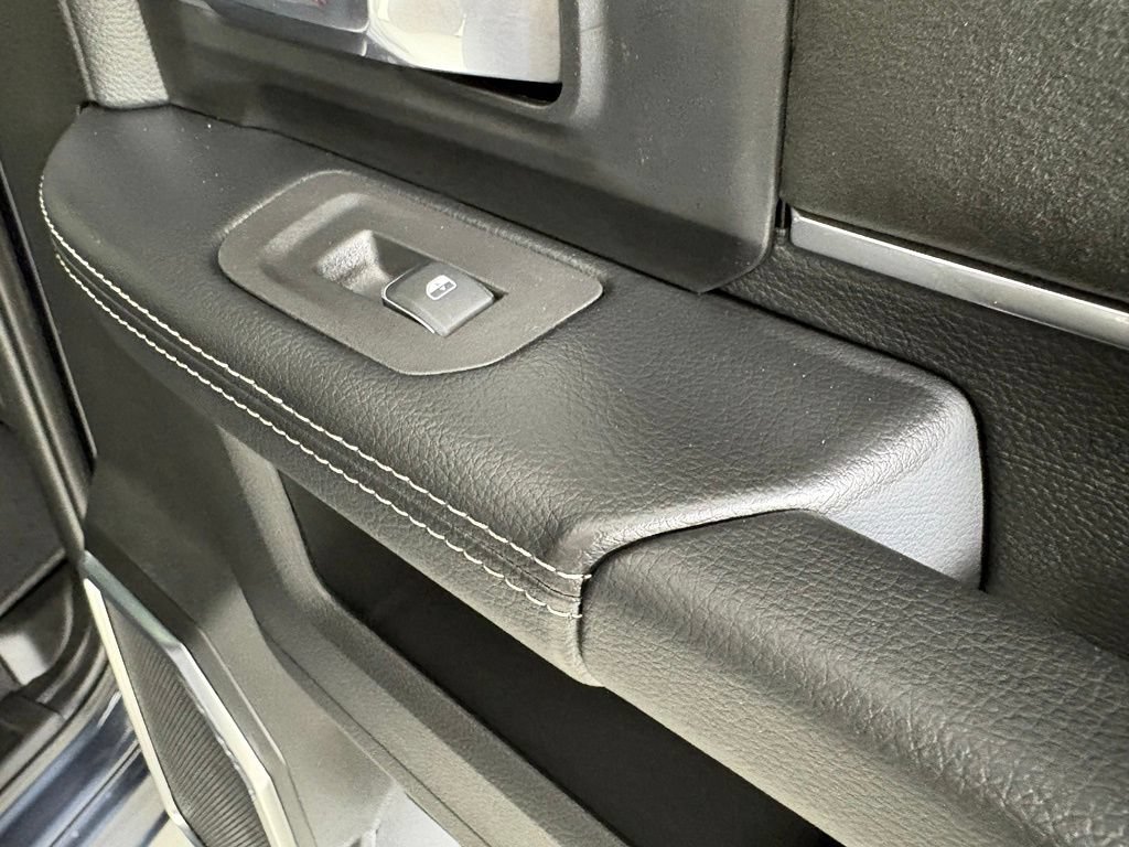 New 2026 RAM 2500 Laramie AWD/4WD image 16
