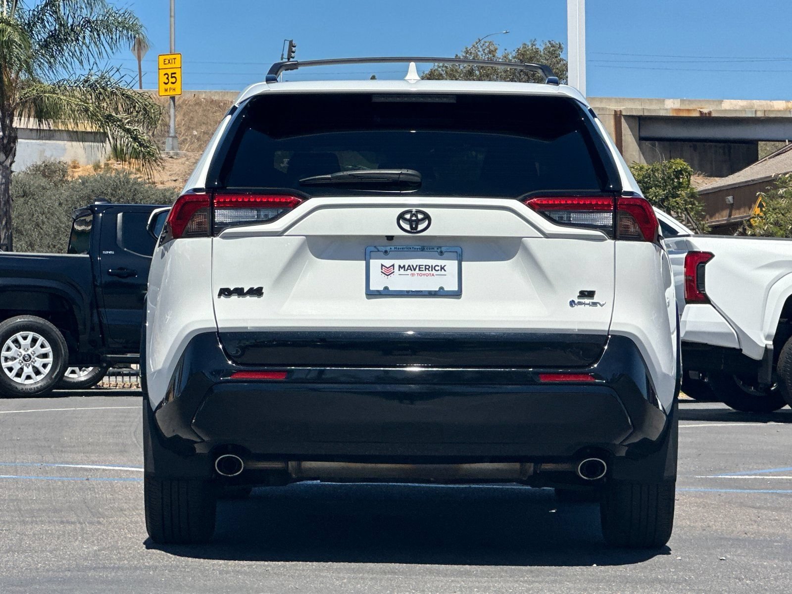 Used 2025 Toyota RAV4 SE w/ Weather & Moonroof Package AWD/4WD image 4