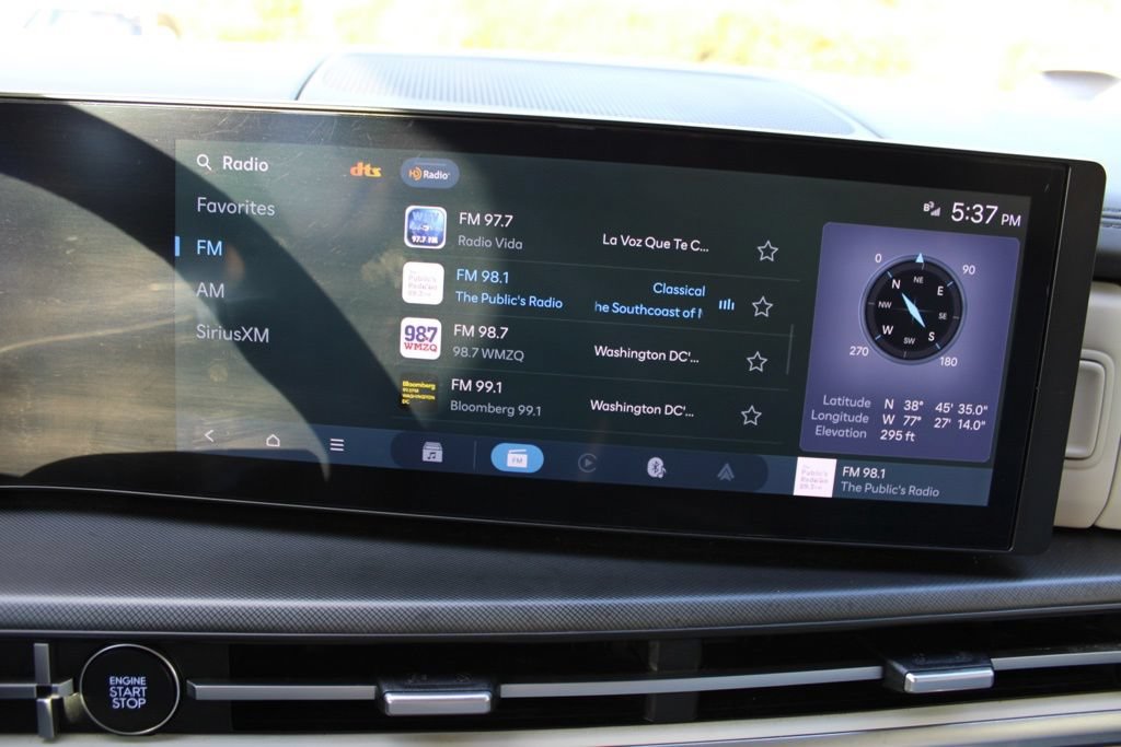 Used 2024 Hyundai Santa Fe SEL FWD image 19