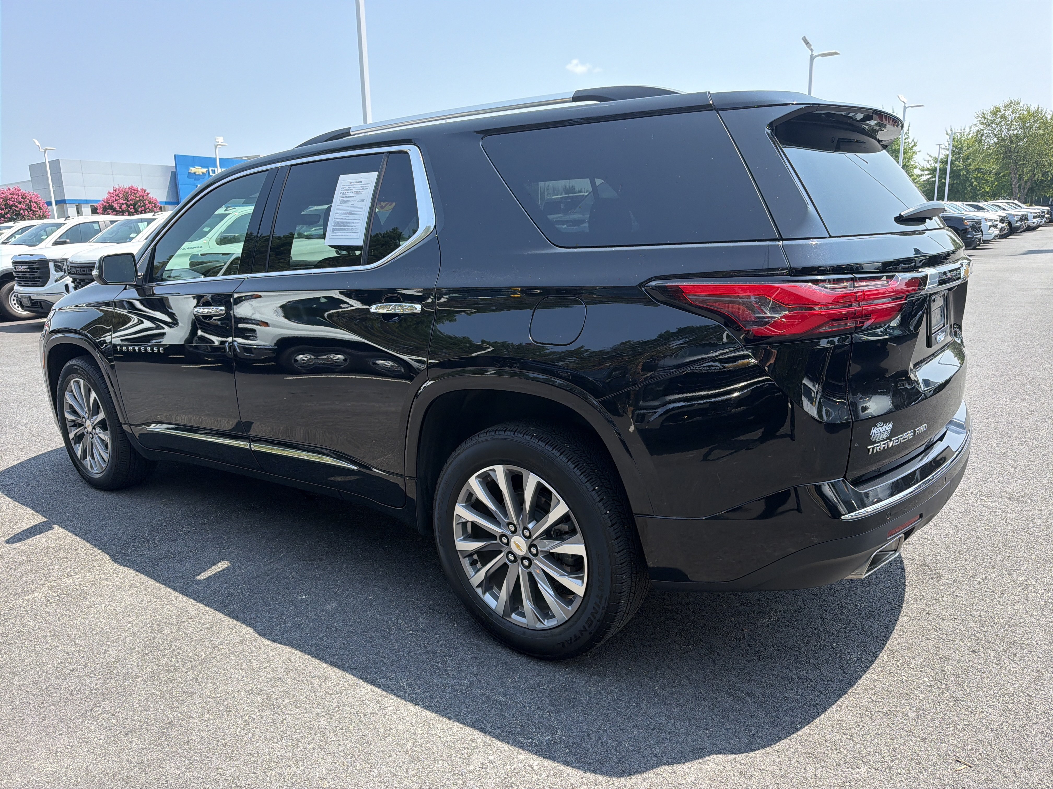 Used 2023 Chevrolet Traverse Premier AWD/4WD image 8