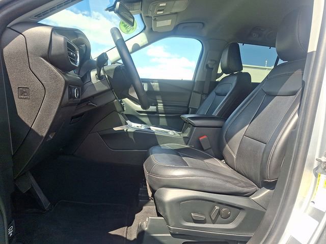 Used 2023 Ford Explorer Limited AWD/4WD image 14