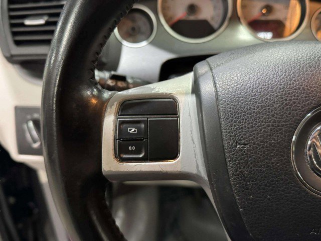 Used 2012 Volkswagen Routan S image 24