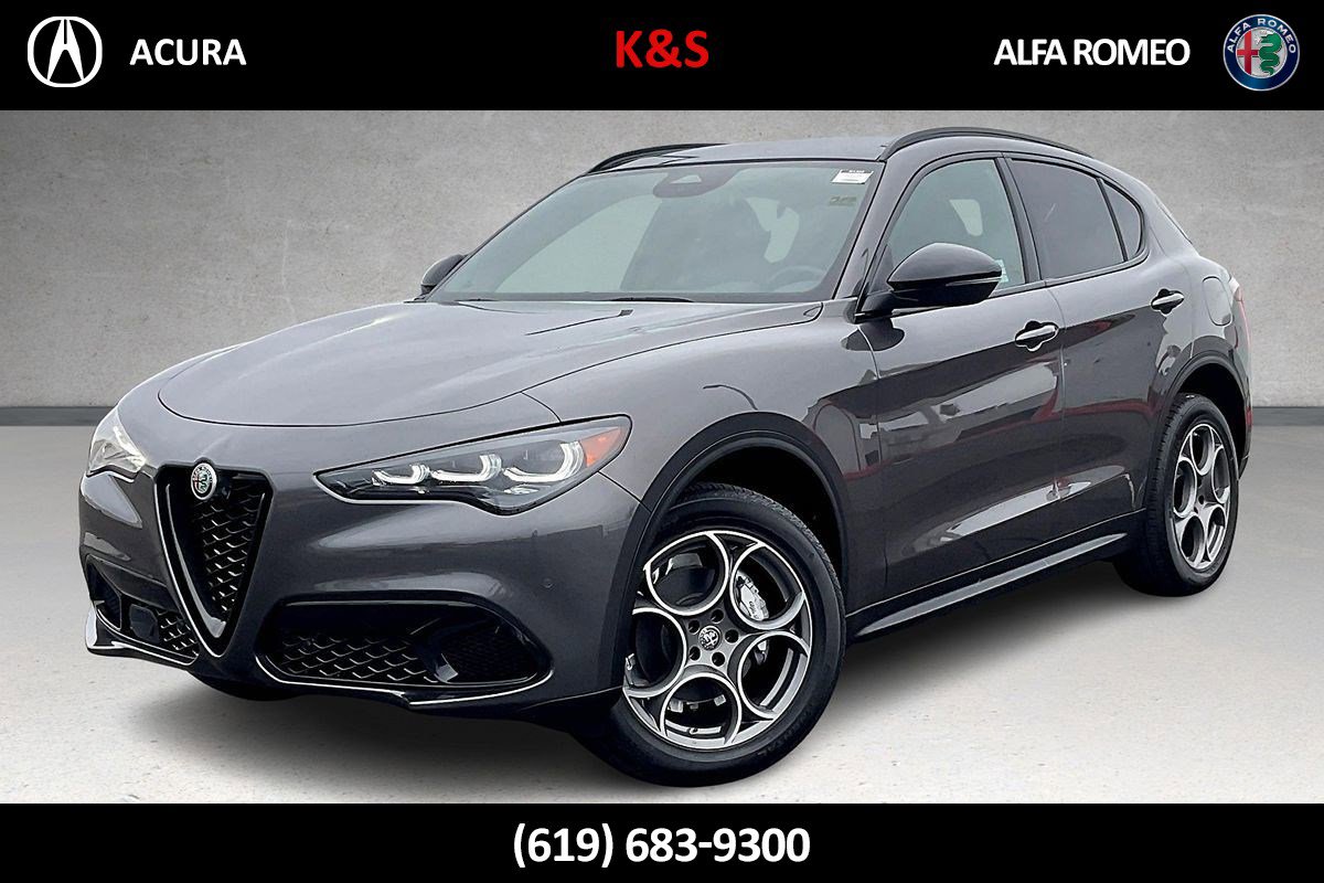 New 2025 Alfa Romeo Stelvio Sprint image 1