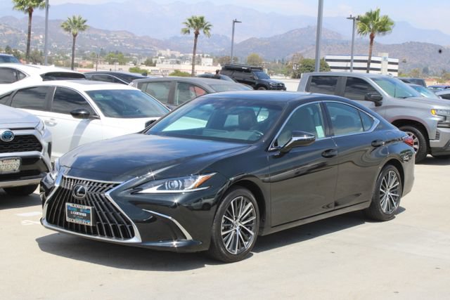 Certified 2025 Lexus ES 350 w/ Premium Package FWD image 3
