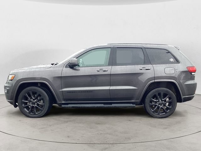 Used 2021 Jeep Grand Cherokee Laredo X image 2