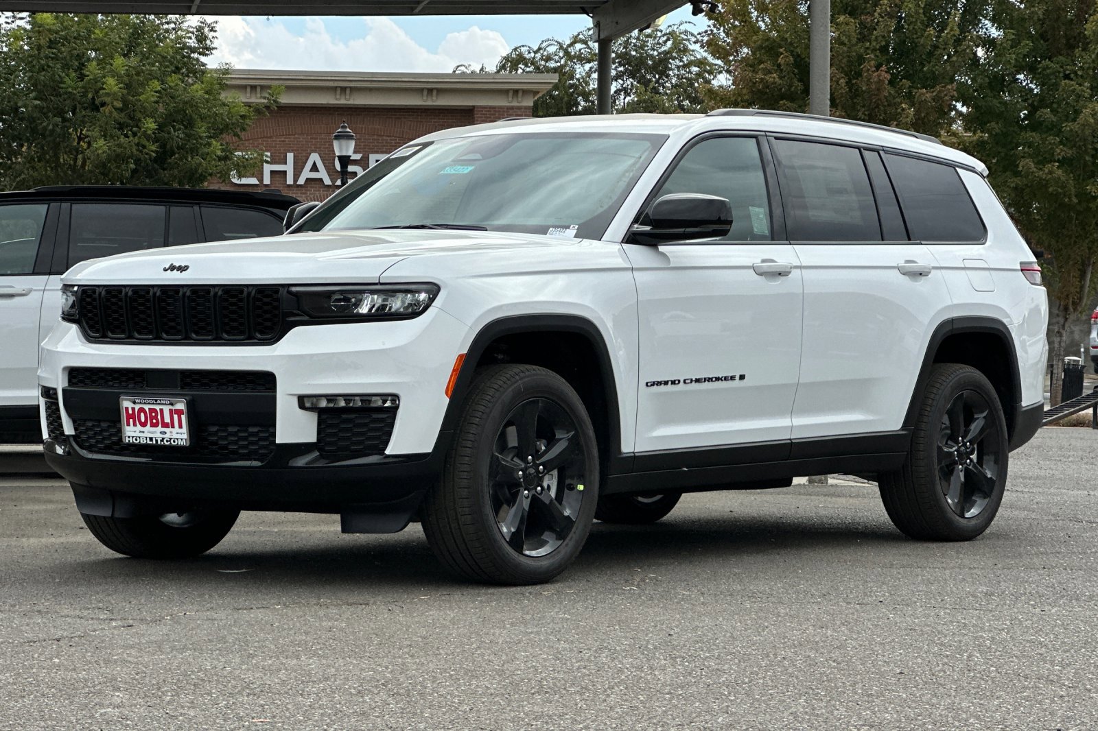 New 2025 Jeep Grand Cherokee L Limited w/ Black Appearance Package image 7