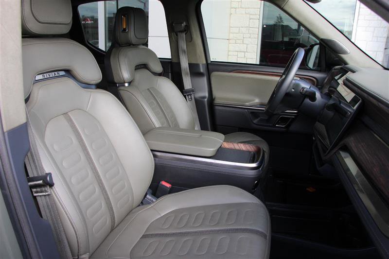 Used 2022 Rivian R1T Launch Edition image 12