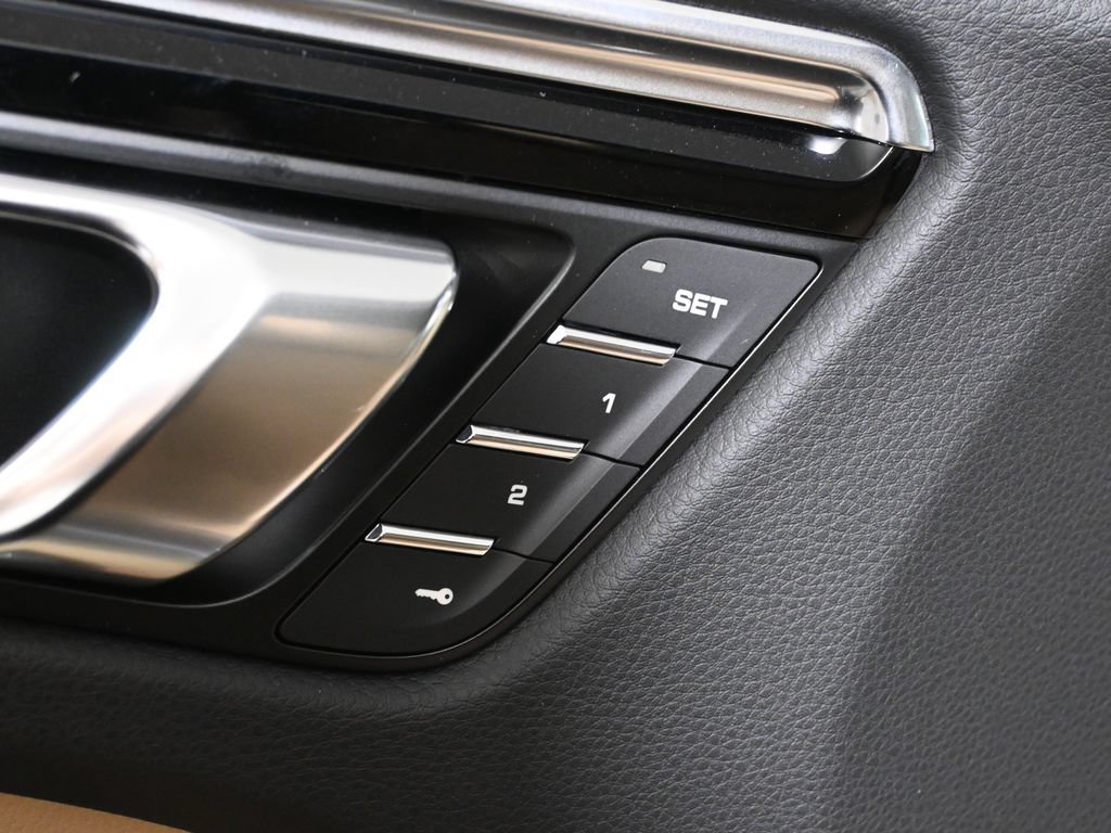 New 2026 Porsche Macan AWD/4WD image 33